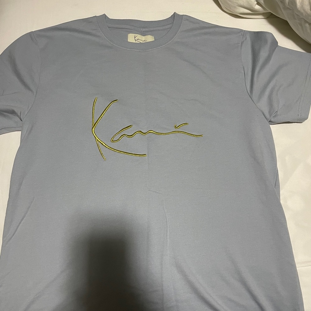 Karl kani.  T shirt.